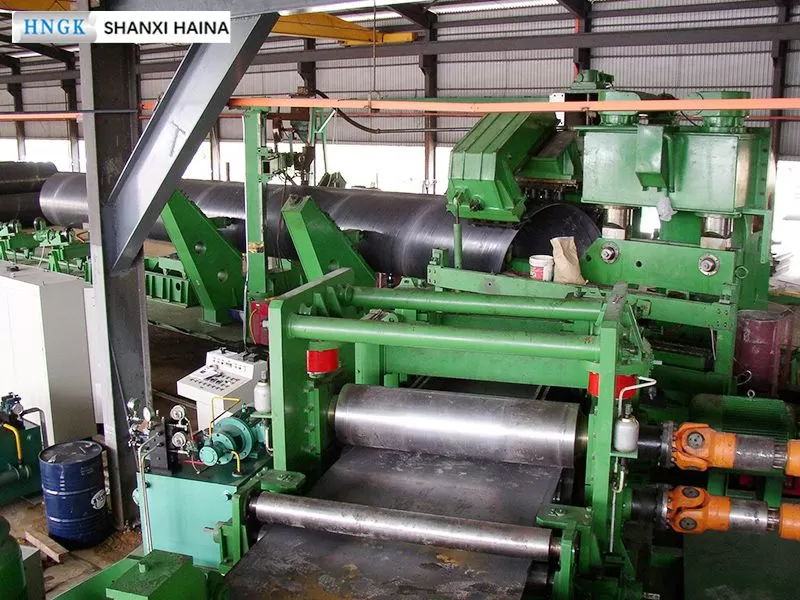 Linha de Fabricação de Tubos Soldados com Costura Helicoidal tipo "Balanço Dianteiro"